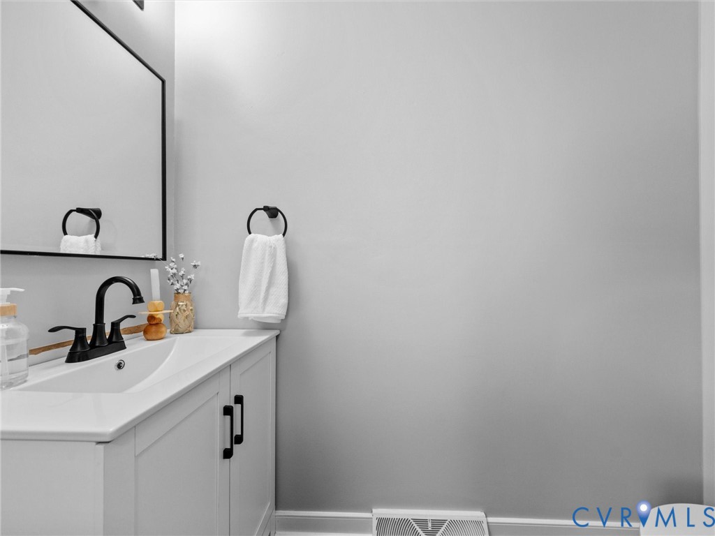 3075 Judes Ferry Road Powhatan, VA 23139 - Photo 25 of 44 Laundry Room Bathroom