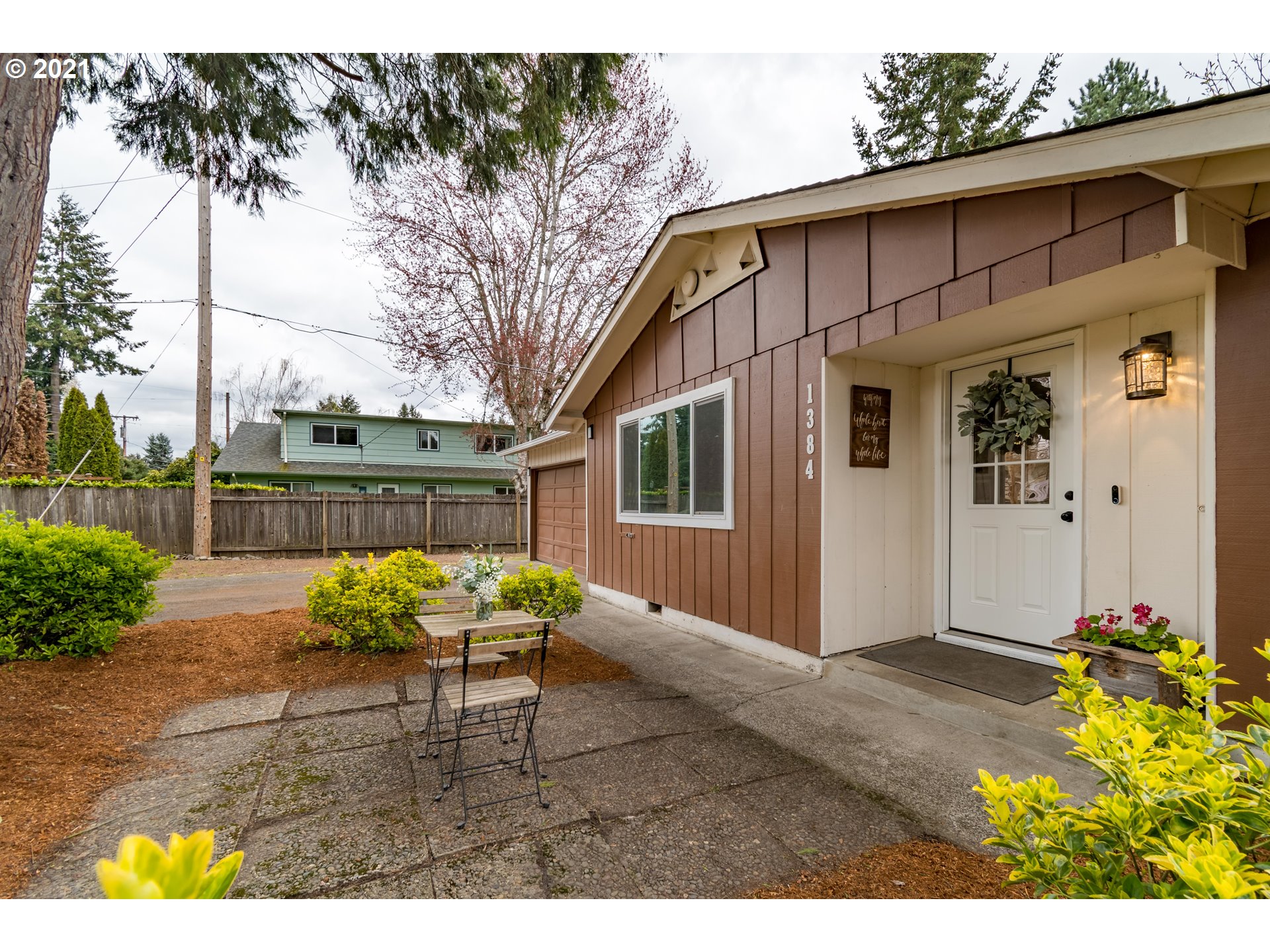 1384 Goodpasture Island Road Eugene, OR 97401 - Photo 2 of 32 Gallery Image 2