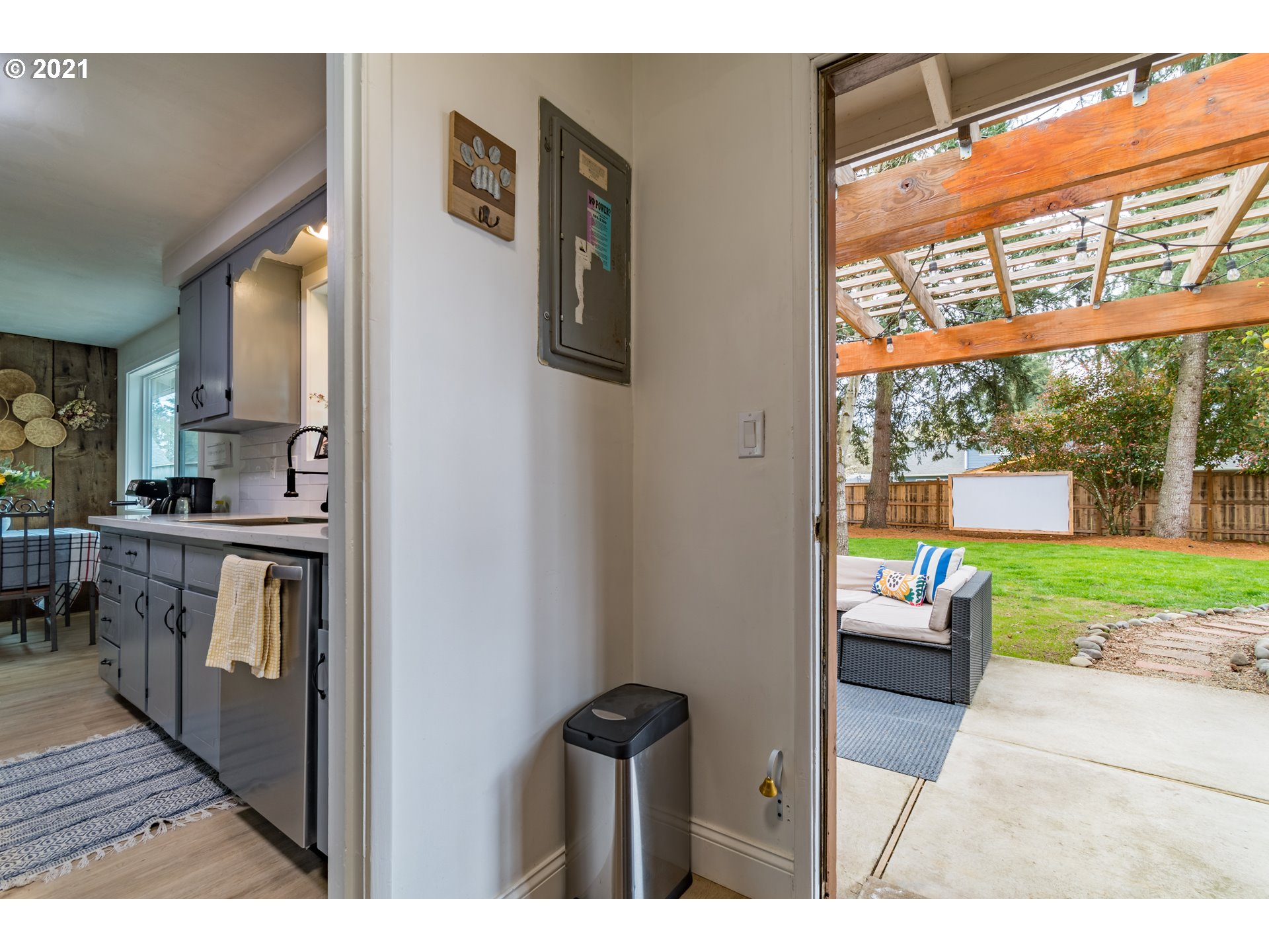 1384 Goodpasture Island Road Eugene, OR 97401 - Photo 25 of 32 Gallery Image 25