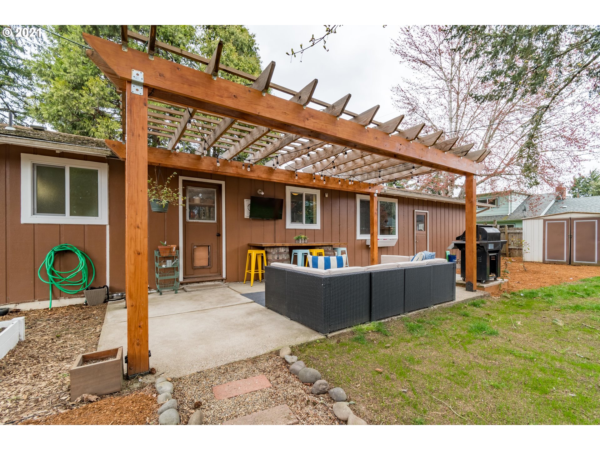 1384 Goodpasture Island Road Eugene, OR 97401 - Photo 27 of 32 Gallery Image 27