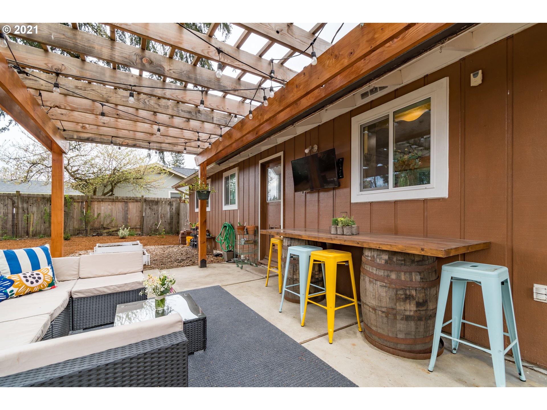 1384 Goodpasture Island Road Eugene, OR 97401 - Photo 28 of 32 Gallery Image 28