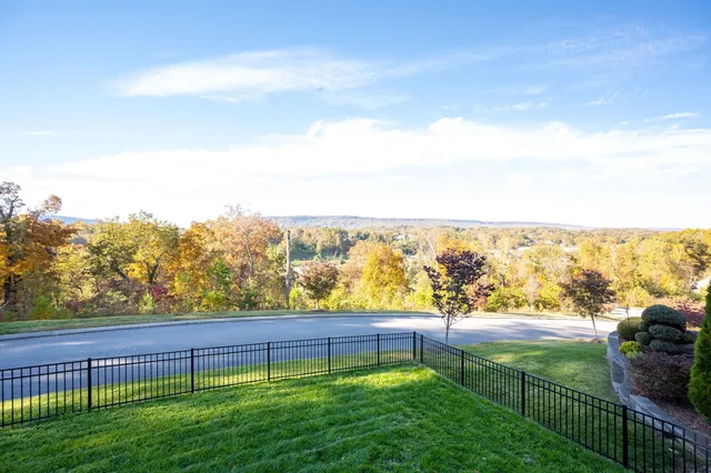 $699,000 | 1811 Seven Pines Lane, Chattanooga, TN 37415