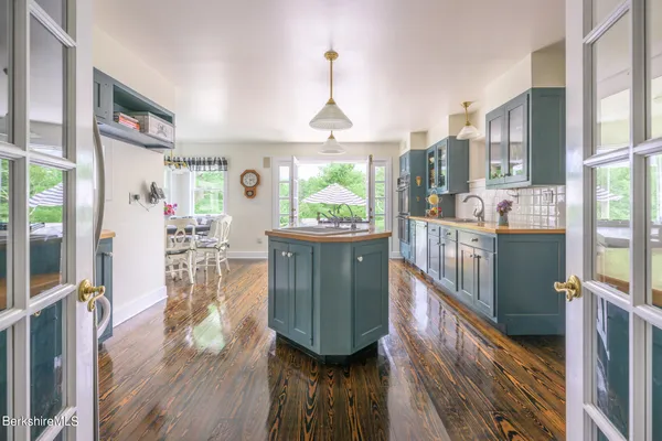 $1,895,000 | 176 West Center Road, West Stockbridge, MA 01266