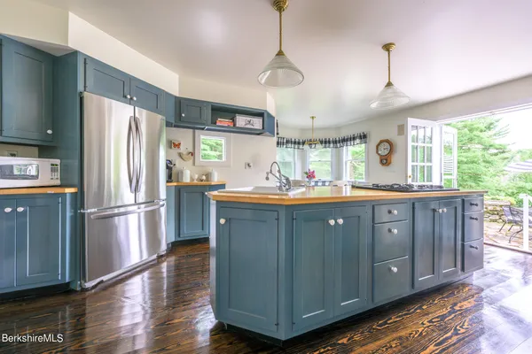 $1,895,000 | 176 West Center Road, West Stockbridge, MA 01266