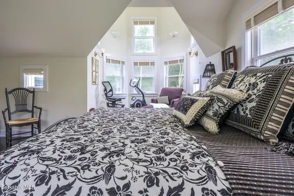 $1,895,000 | 176 West Center Road, West Stockbridge, MA 01266