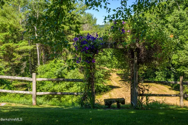 $1,895,000 | 176 West Center Road, West Stockbridge, MA 01266