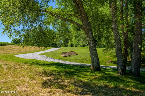 $1,895,000 | 176 West Center Road, West Stockbridge, MA 01266