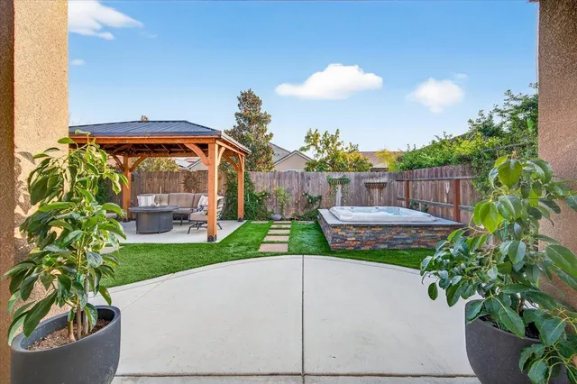 $579,000 | 3088 East Teague Avenue, Clovis, CA 93619