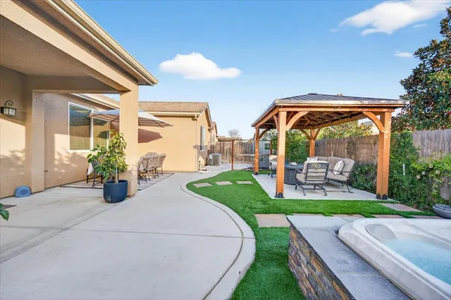 $579,000 | 3088 East Teague Avenue, Clovis, CA 93619