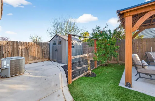 $579,000 | 3088 East Teague Avenue, Clovis, CA 93619