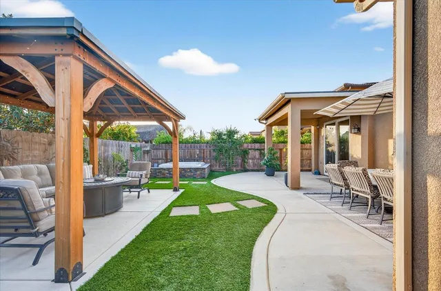 $579,000 | 3088 East Teague Avenue, Clovis, CA 93619