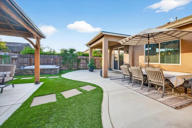 $579,000 | 3088 East Teague Avenue, Clovis, CA 93619