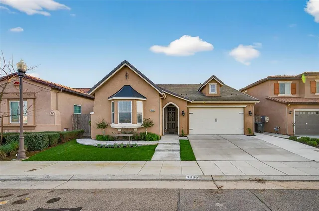 $579,000 | 3088 East Teague Avenue, Clovis, CA 93619