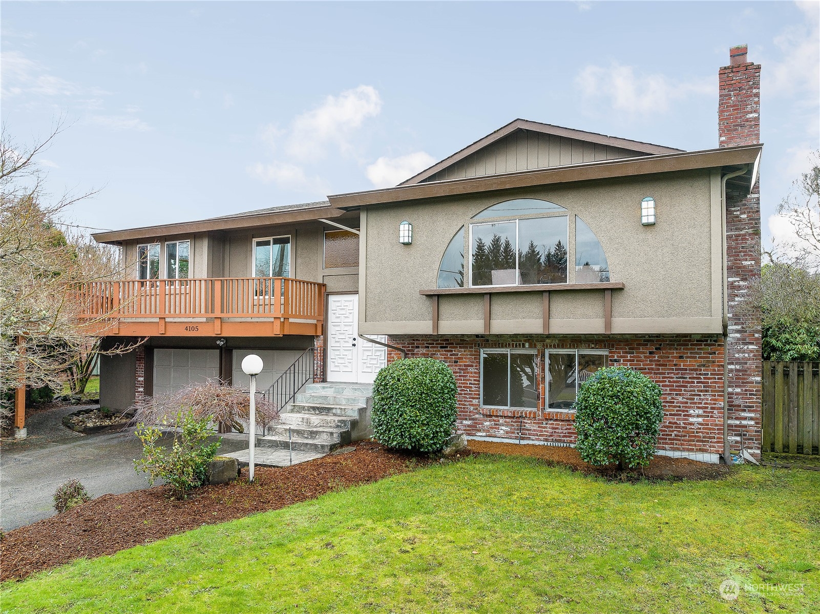 4105 Robin Road West University Place, WA 98466 - Photo 1 of 40 Gallery Image 1