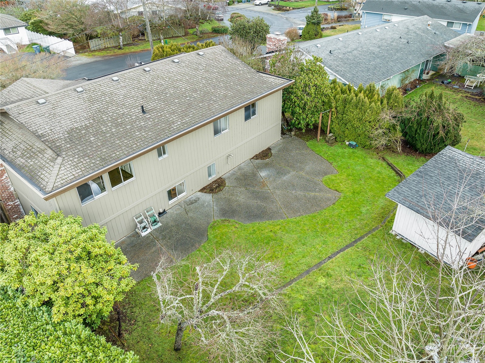 4105 Robin Road West University Place, WA 98466 - Photo 4 of 40 Gallery Image 4