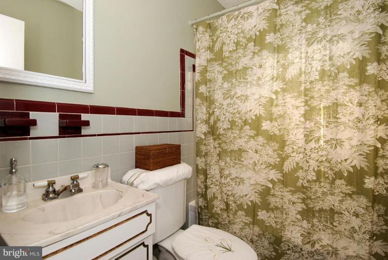 8802 Walnut Hill Road Chevy Chase, MD 20815 - Photo 11 of 14 Bath #2