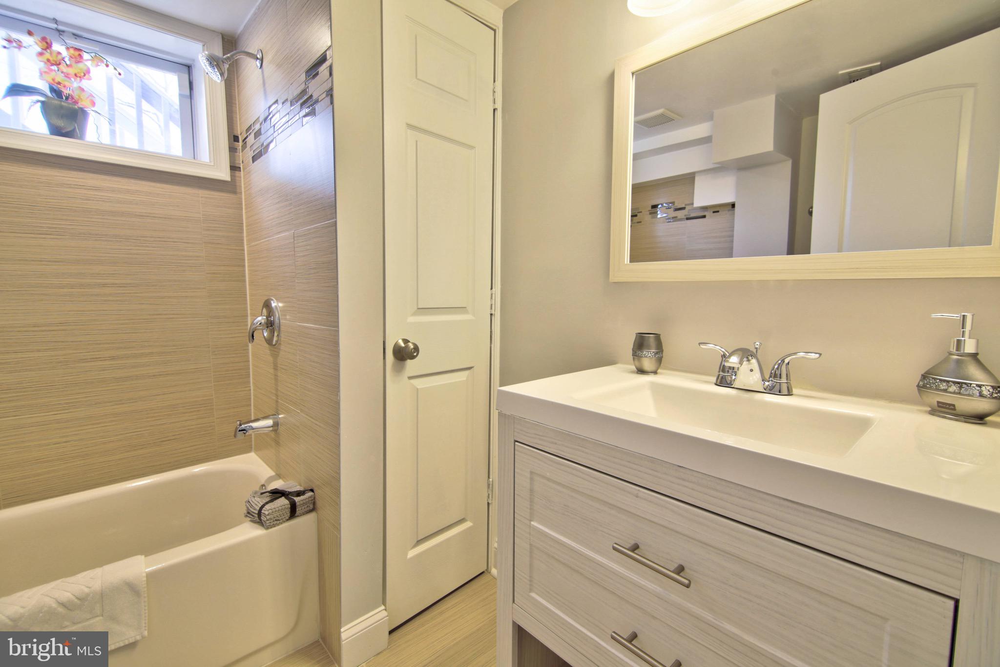 6005 Grayson Street Springfield, VA 22150 - Photo 21 of 31 Bath 2