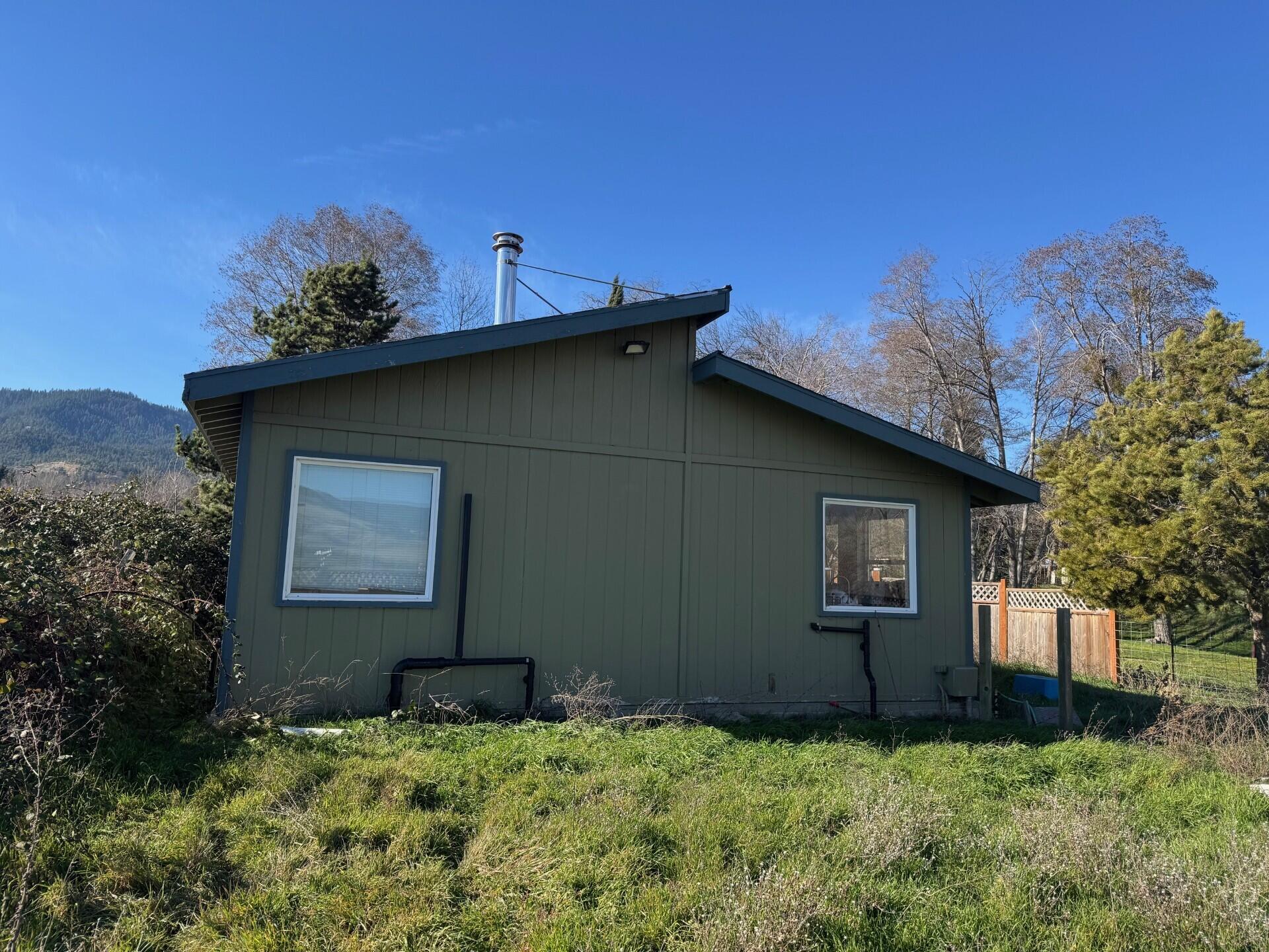 376 Crowson Road Ashland, OR 97520 - Photo 22 of 23 Art Studio