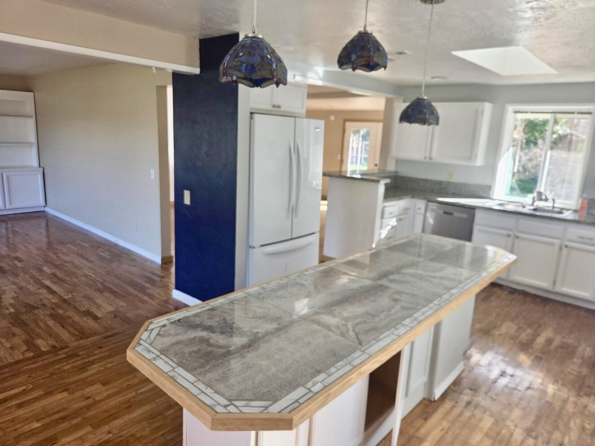 376 Crowson Road Ashland, OR 97520 - Photo 8 of 23 Main Home