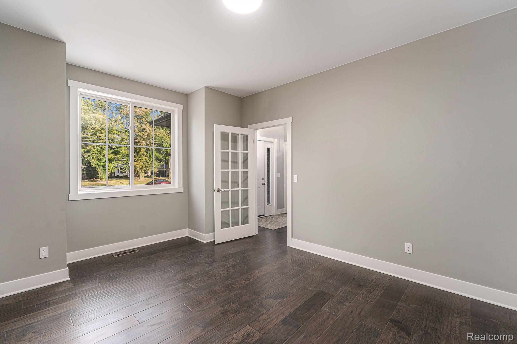47745 Card Road Macomb, MI 48044 - Photo 4 of 29 Gallery Image 4