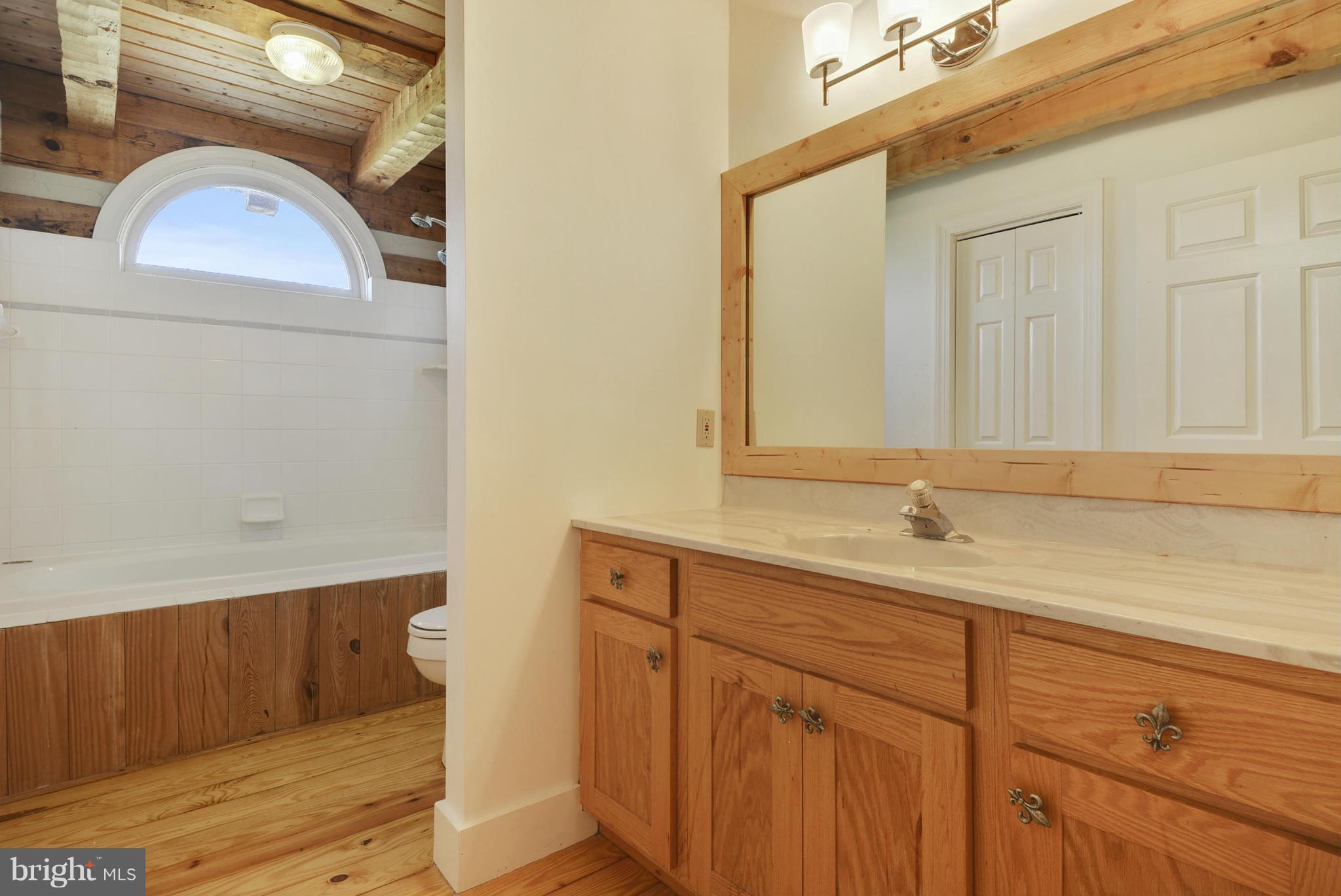 42722 Lucketts Road Leesburg, VA 20176 - Photo 14 of 30 Bath