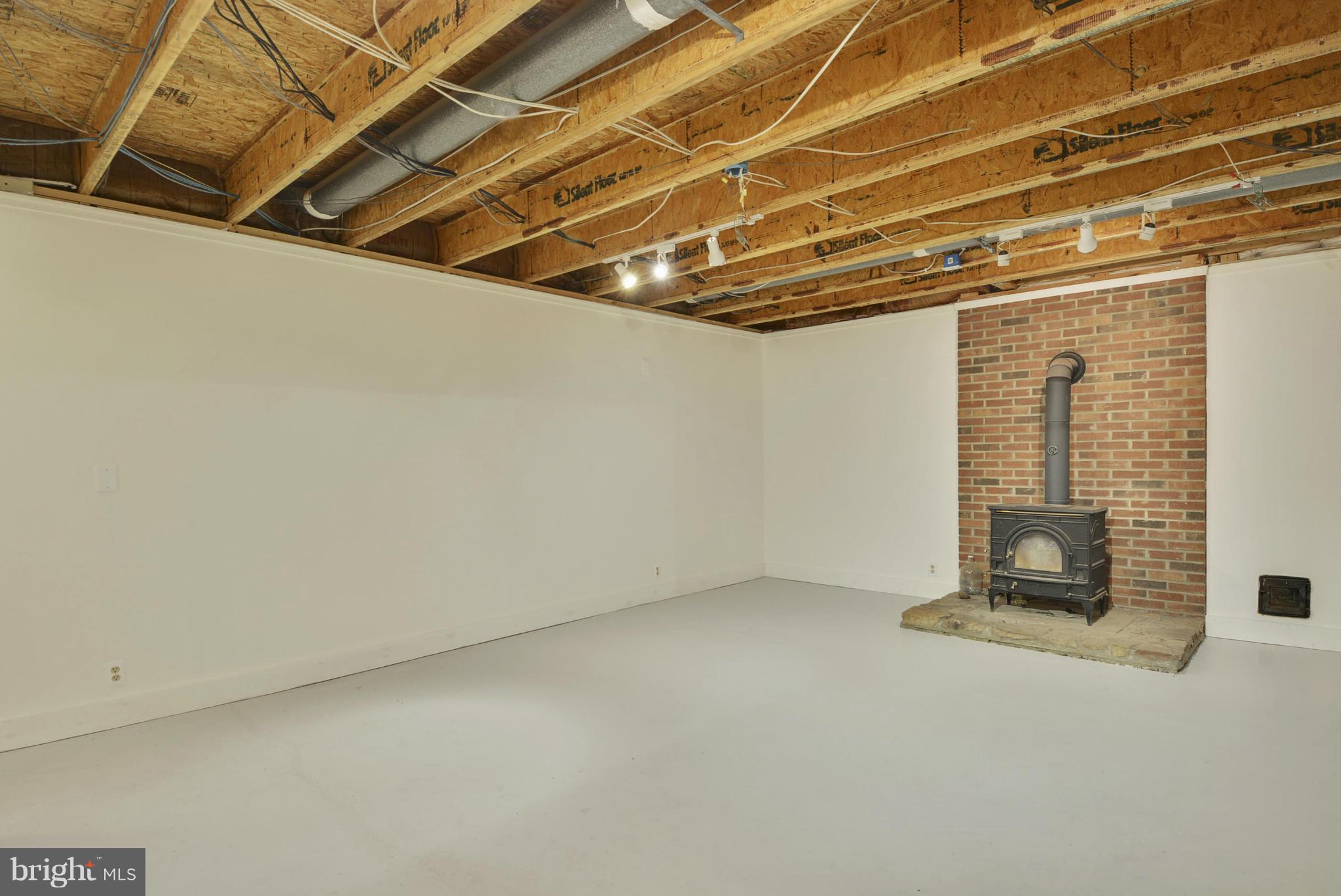 42722 Lucketts Road Leesburg, VA 20176 - Photo 21 of 30 Family Room