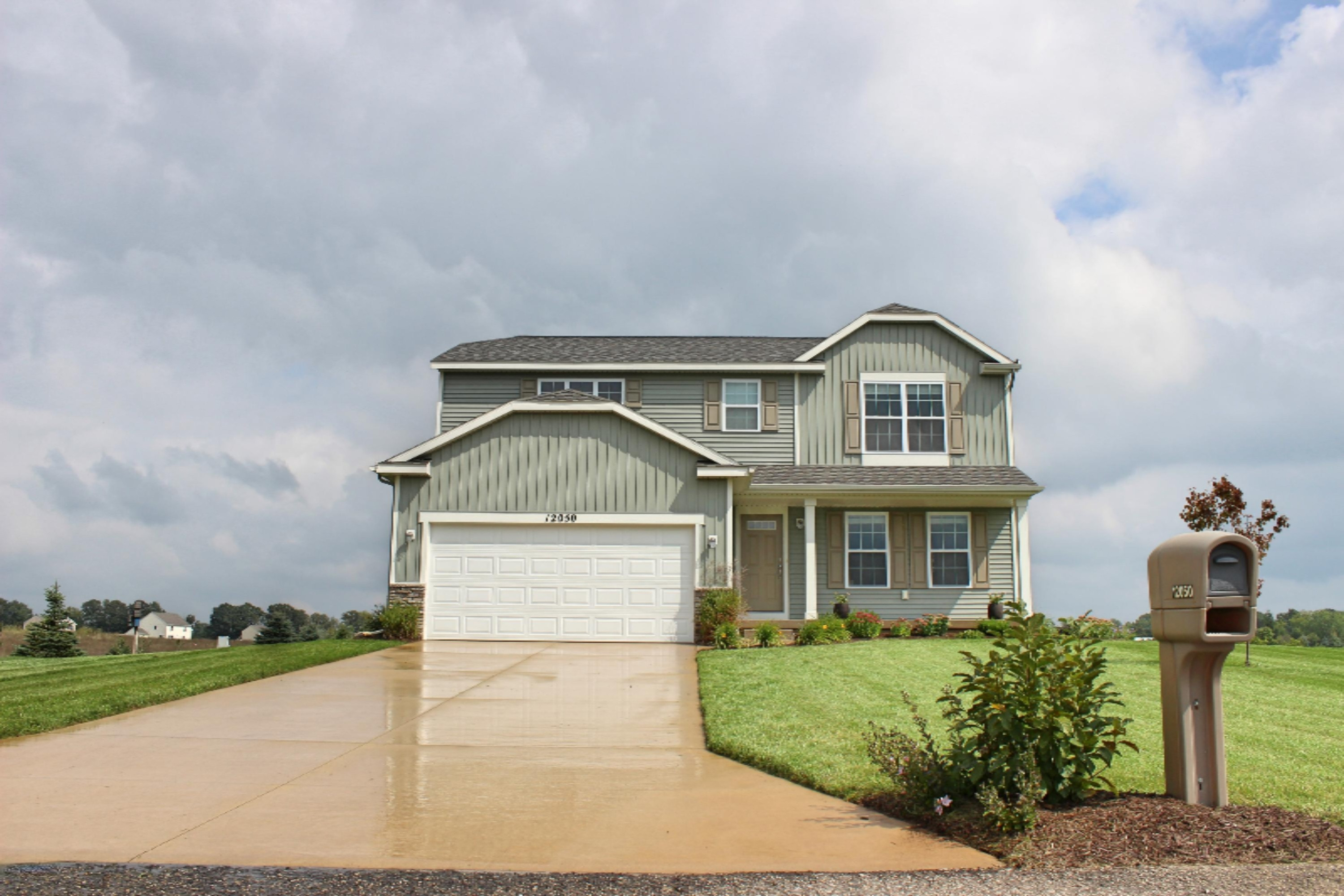 12050 Russell Ridge Cedar Springs, MI 49319 - Photo 1 of 22 01