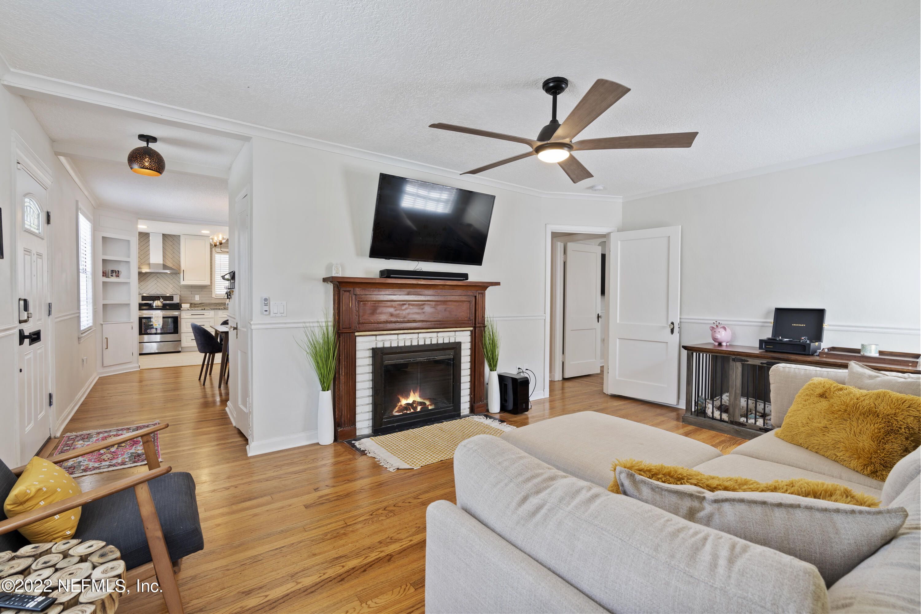 1655 Charon Road Jacksonville, FL 32205 - Photo 12 of 26 living room