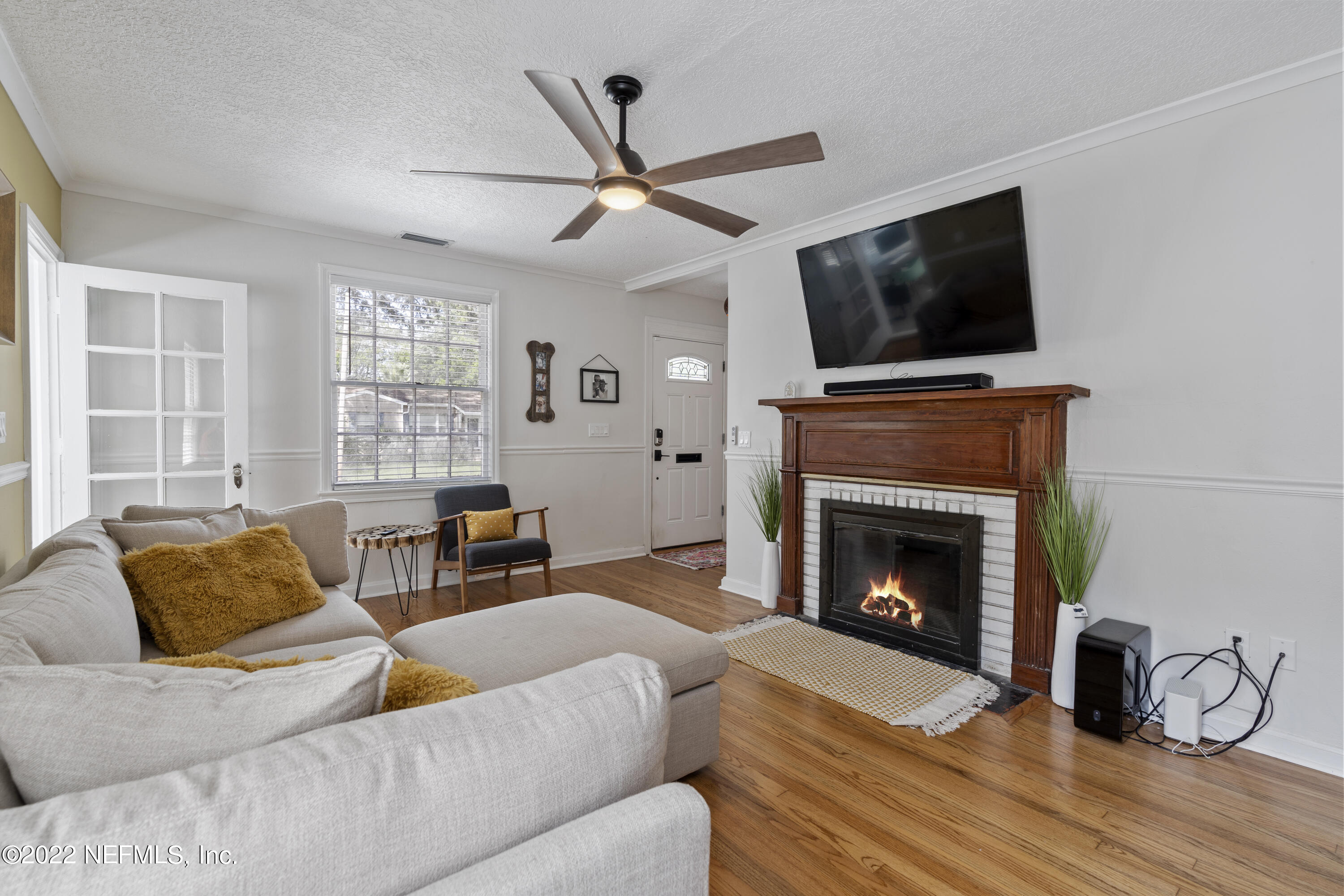 1655 Charon Road Jacksonville, FL 32205 - Photo 13 of 26 living room