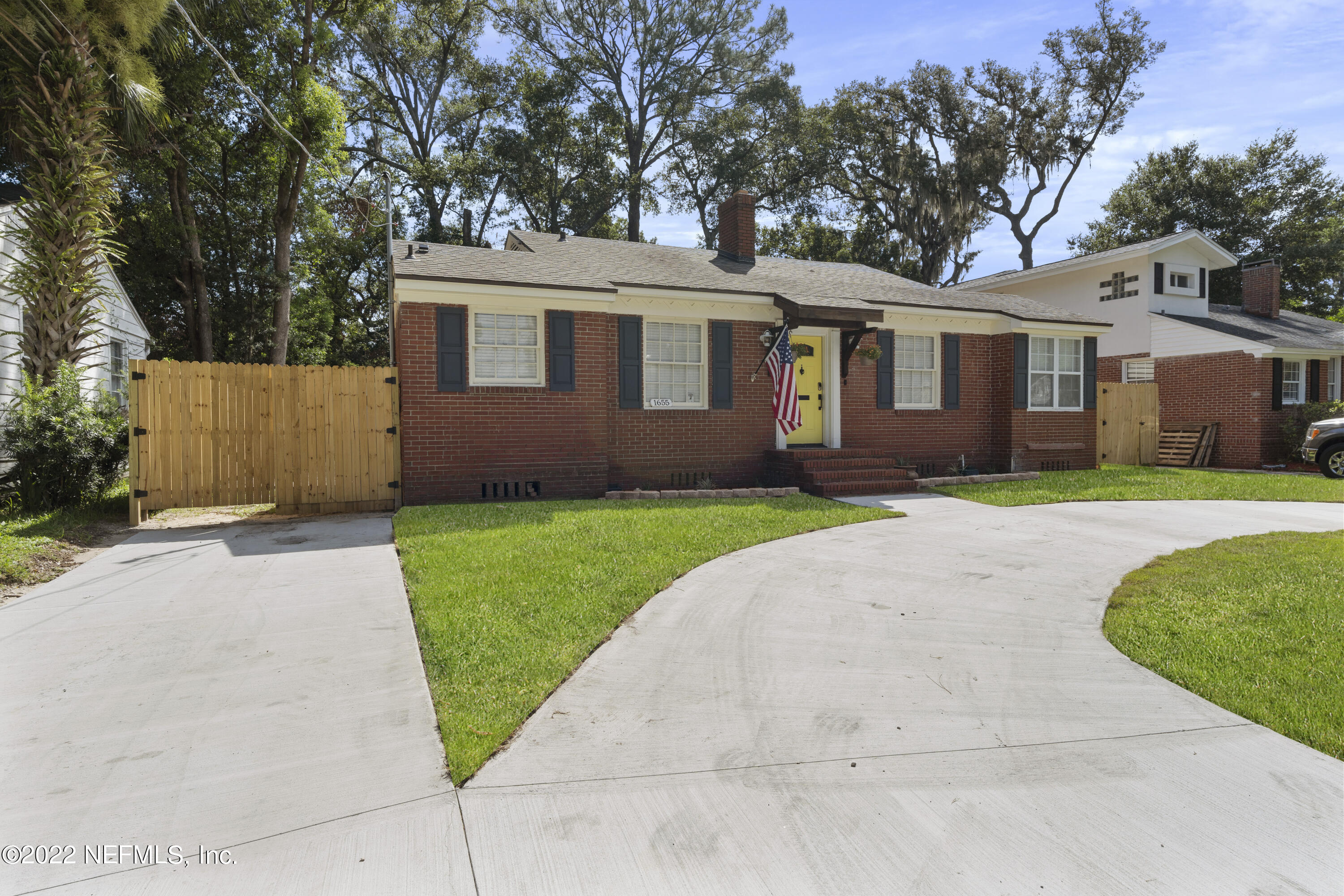 1655 Charon Road Jacksonville, FL 32205 - Photo 26 of 26 side driveway