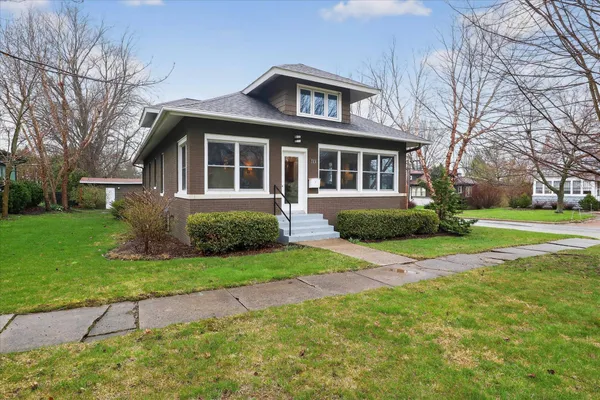 $669,000 | 113 East Locust Street, Three Oaks, MI 49128