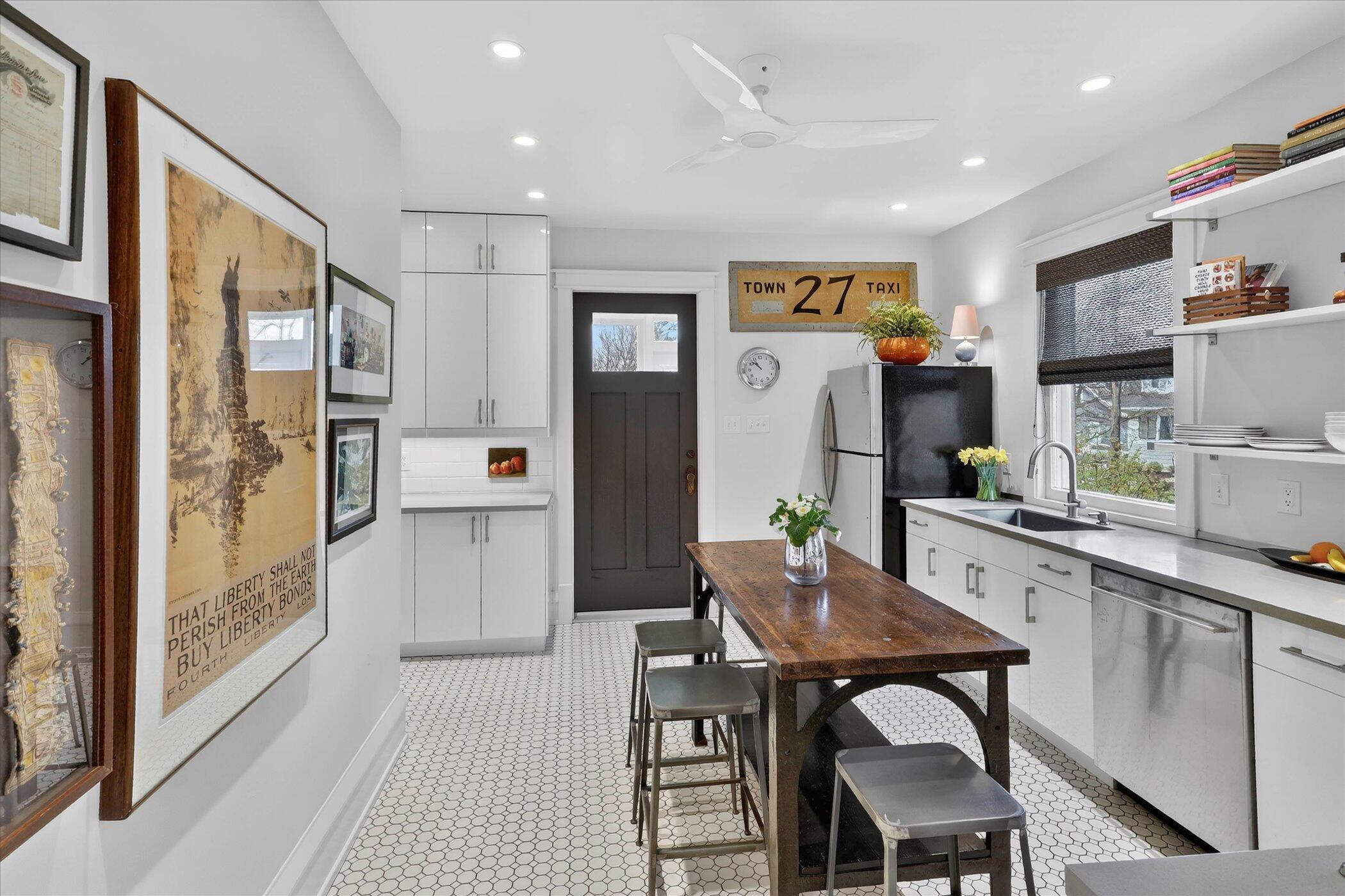 113 East Locust Street Three Oaks, MI 49128 - Photo 14 of 39 Kitchen