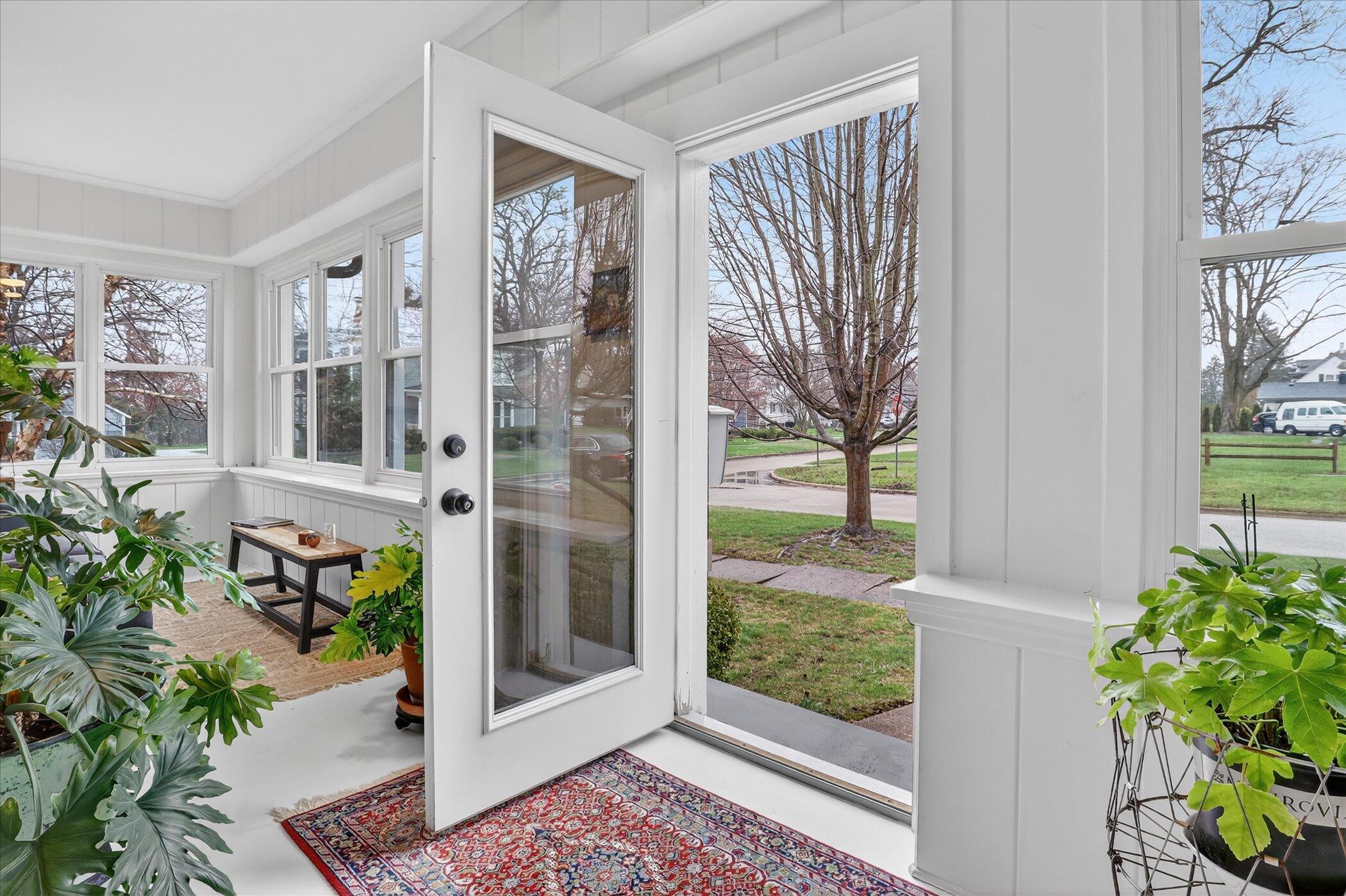 113 East Locust Street Three Oaks, MI 49128 - Photo 3 of 39 Three Season Room