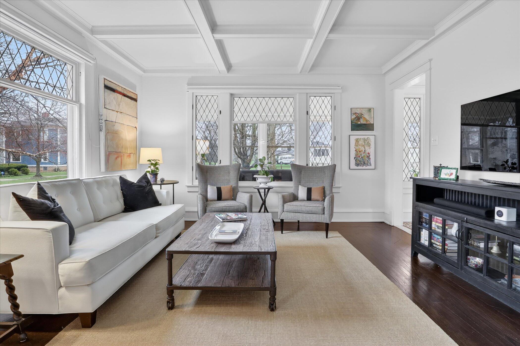 113 East Locust Street Three Oaks, MI 49128 - Photo 8 of 39 Living Room