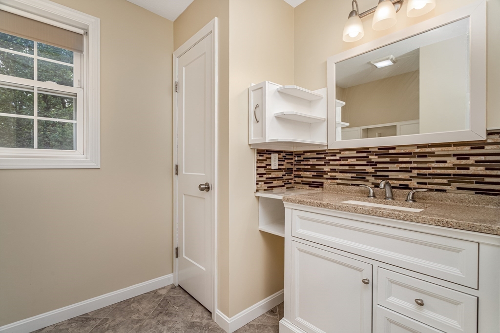 21 Colony Road Westminster, MA 01473 - Photo 17 of 34 Gallery Image 17