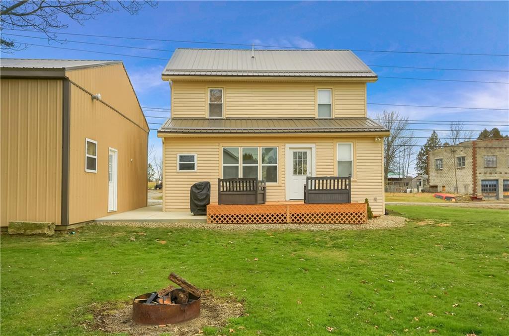 186 Tippecanoe Road Knox, PA 16232 - Photo 34 of 42 a front view of a house with a yard