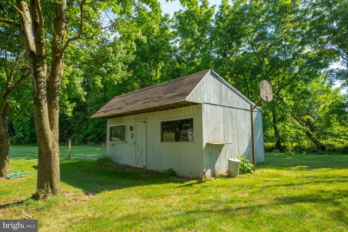 1650 Mockingbird Lane Lititz, PA 17543 - Photo 3 of 23 Gallery Image 3