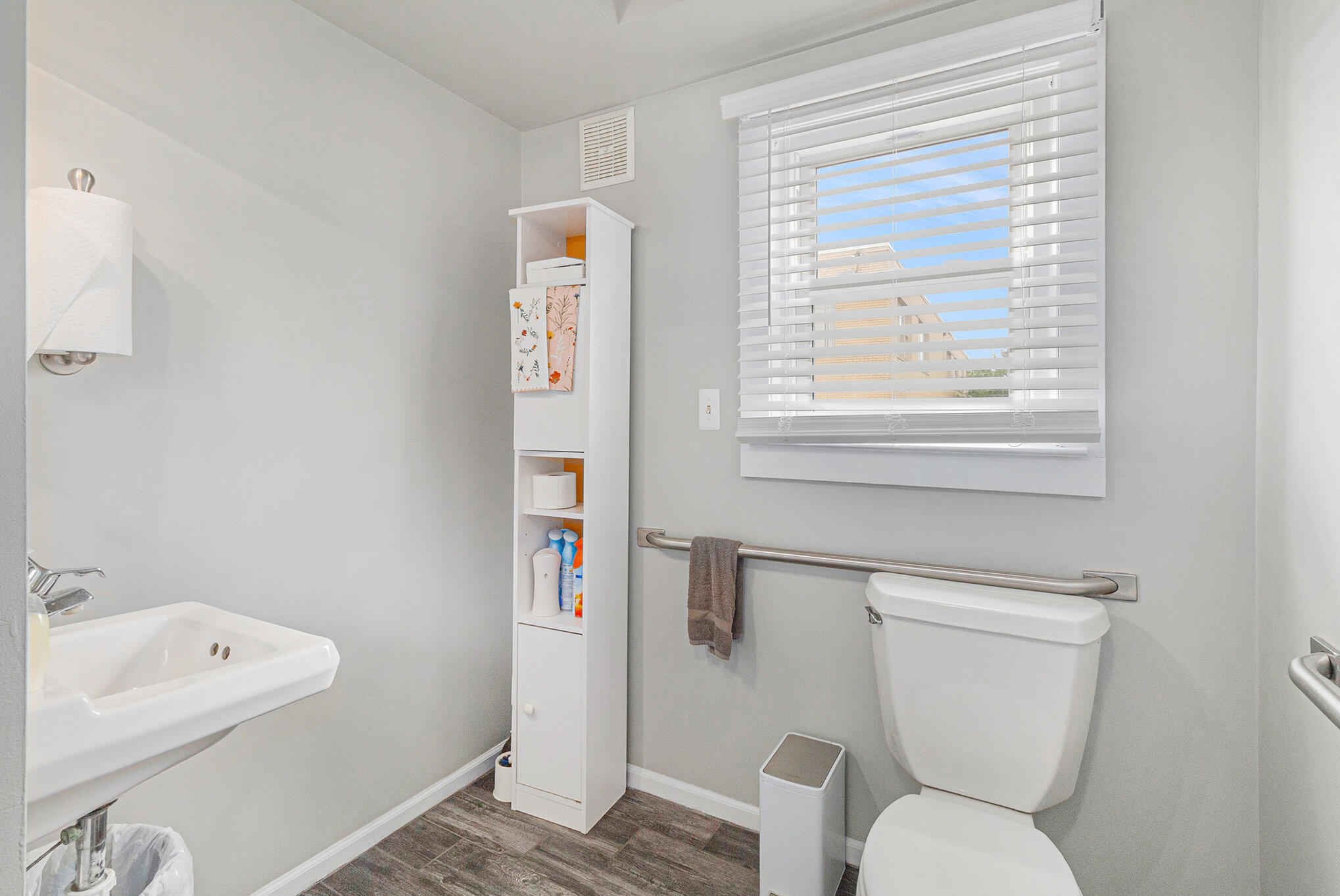 570 South Maple Road Ann Arbor, MI 48103 - Photo 11 of 21 011_img_2198_970