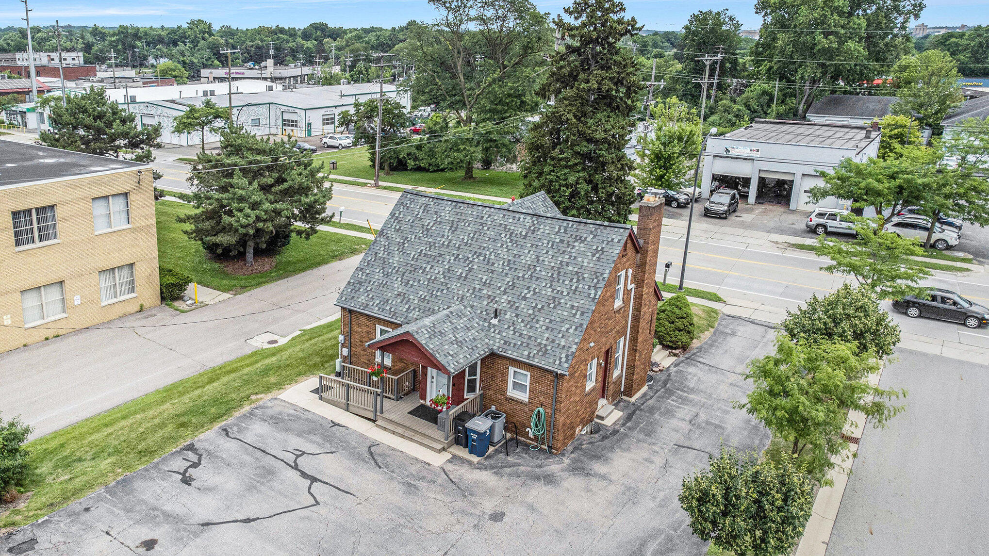 570 South Maple Road Ann Arbor, MI 48103 - Photo 20 of 21 020_dji_0672_398
