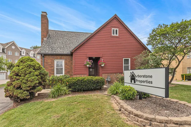 $495,000 | 570 South Maple Road, Ann Arbor, MI 48103