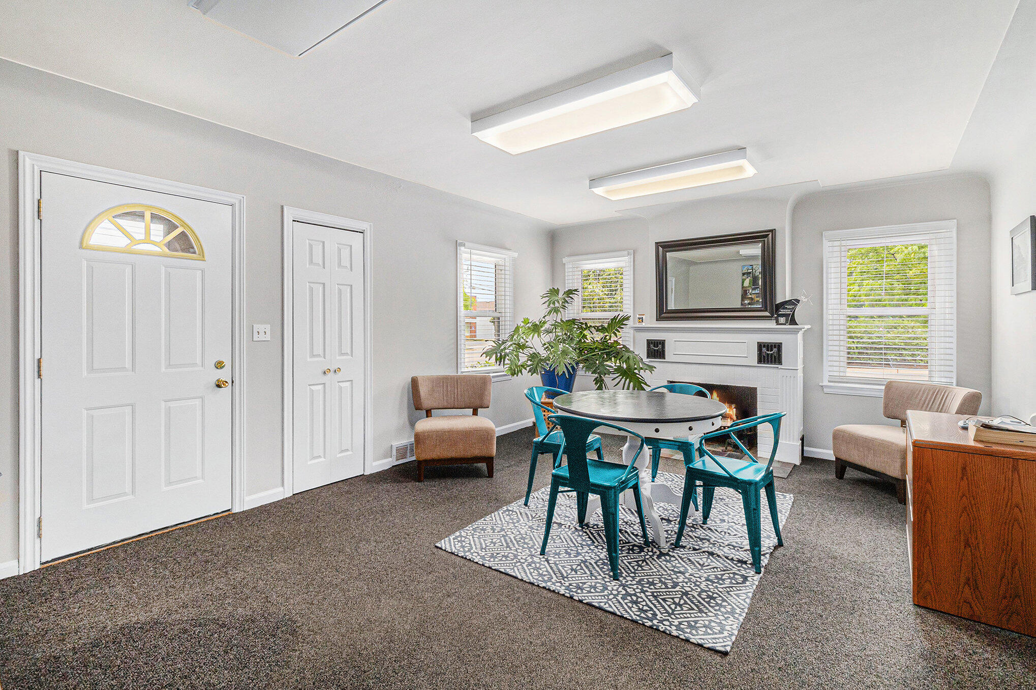 570 South Maple Road Ann Arbor, MI 48103 - Photo 7 of 21 007_img_2201_261