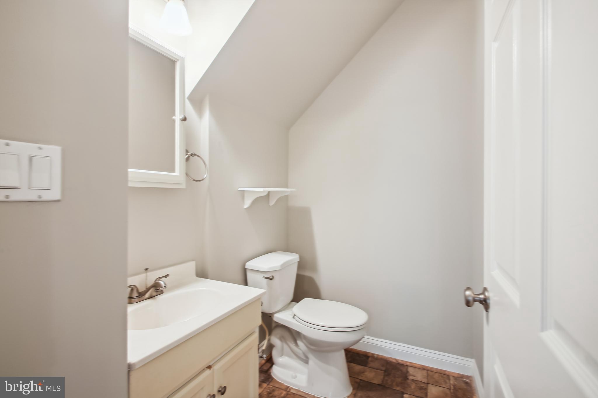 2717 Middle Neck Road Odenton, MD 21113 - Photo 15 of 50 Powder Room