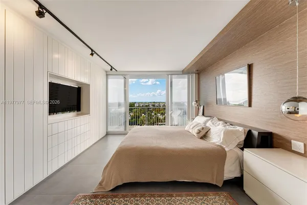 $10,500 | 881 Ocean Drive, Unit 7D, Key Biscayne, FL 33149