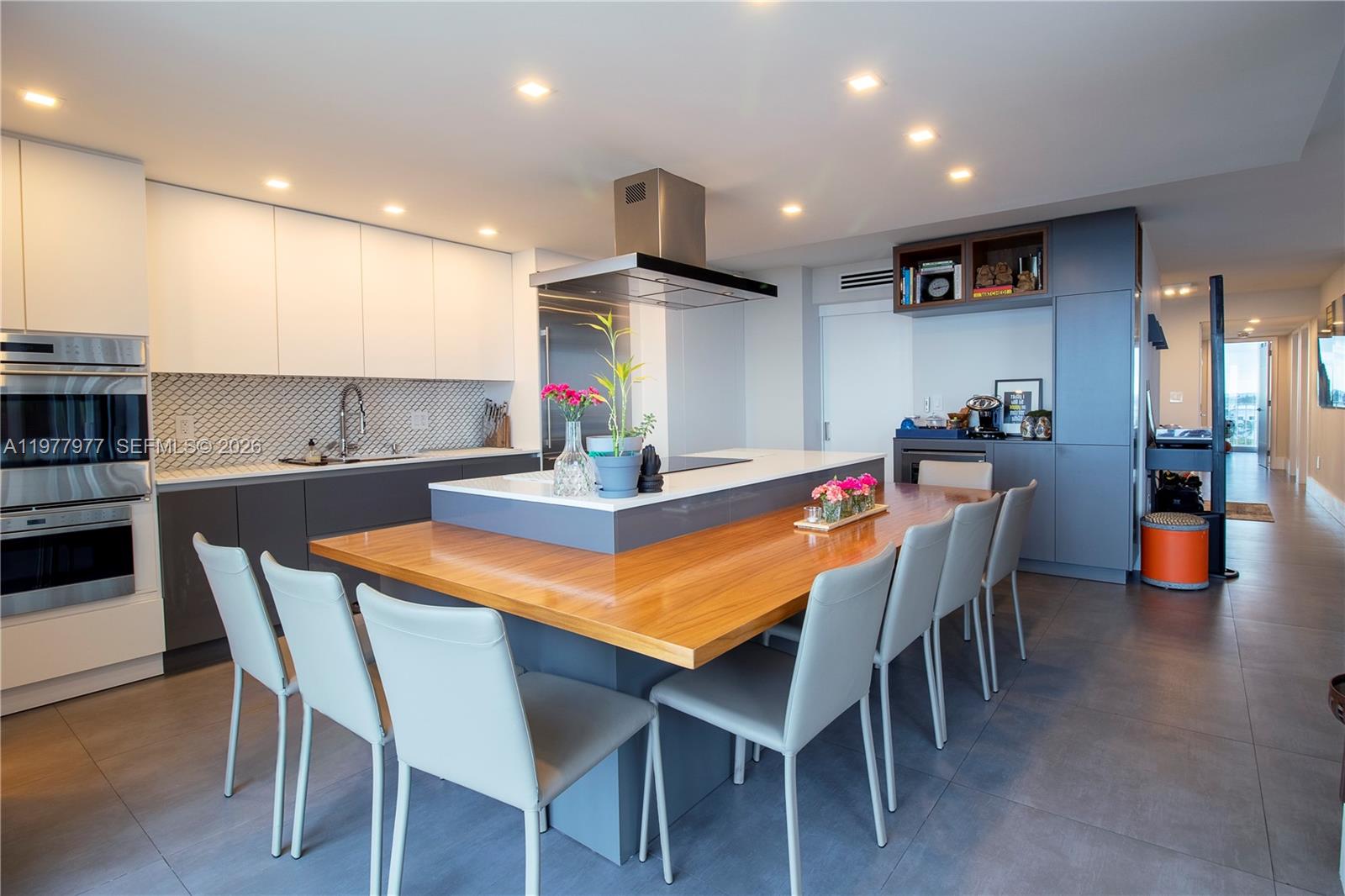 881 Ocean Drive, Unit 7D Key Biscayne, FL 33149 - Photo 3 of 8