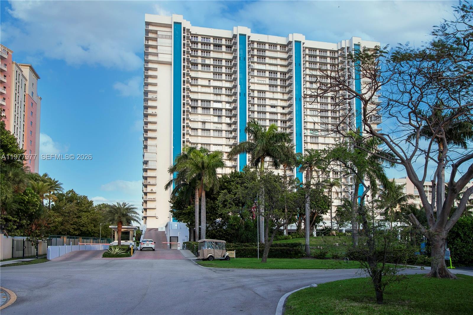 881 Ocean Drive, Unit 7D Key Biscayne, FL 33149 - Photo 7 of 8