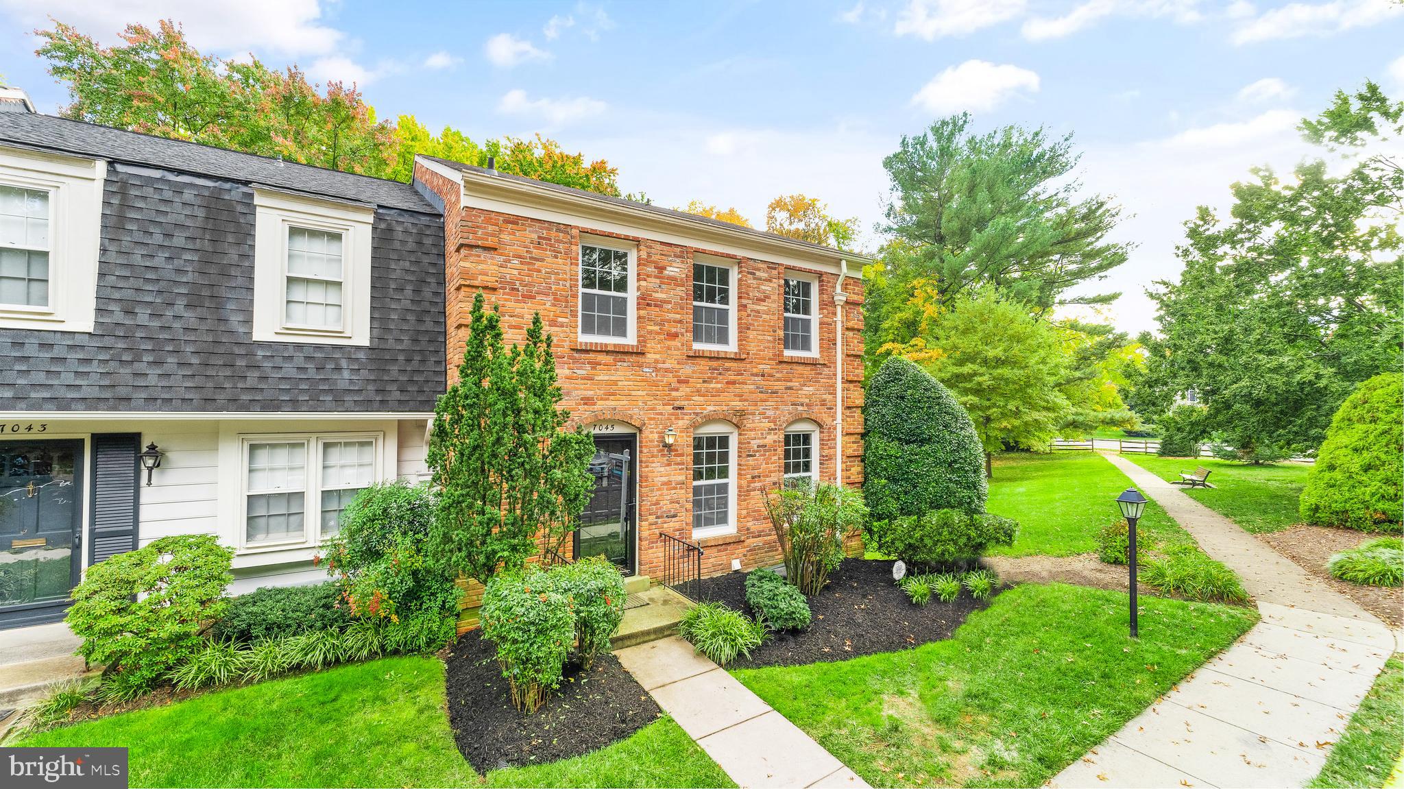 7045 Alicent Place McLean, VA 22101 - Photo 3 of 48