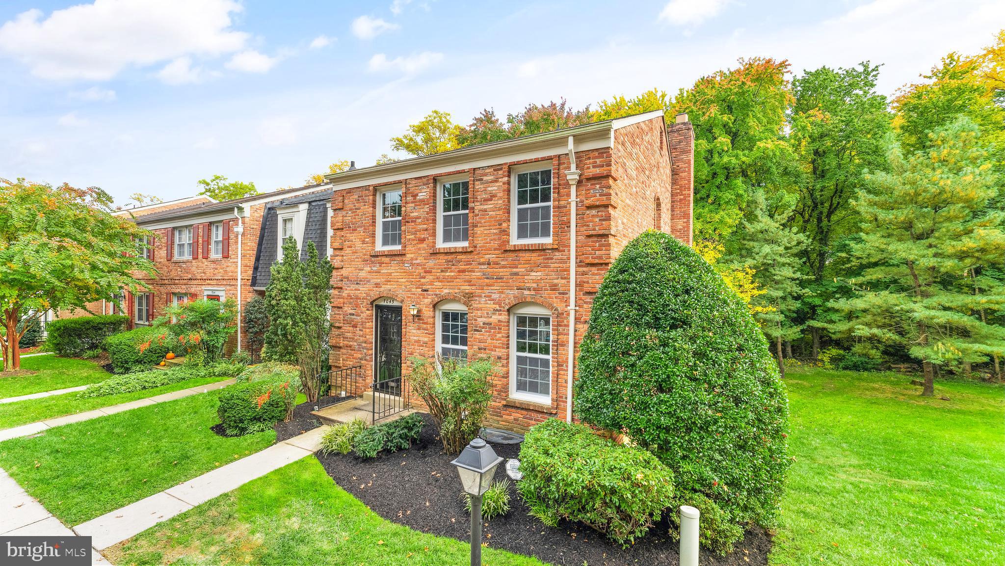 7045 Alicent Place McLean, VA 22101 - Photo 4 of 48