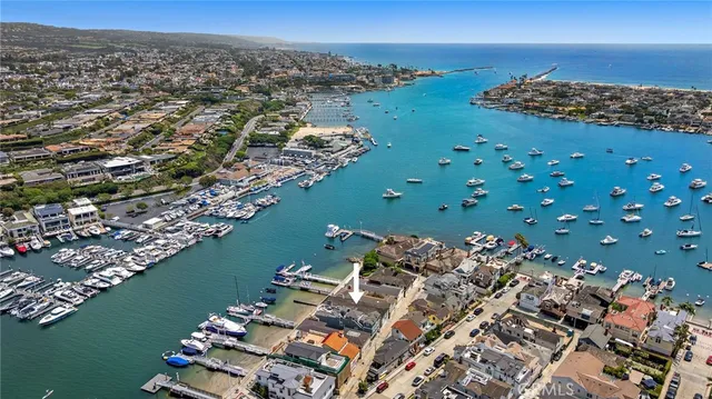 $8,149,500 | 117 East Bay Front, Newport Beach, CA 92662