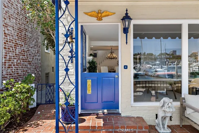 $8,149,500 | 117 East Bay Front, Newport Beach, CA 92662