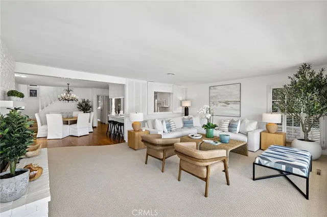 $8,149,500 | 117 East Bay Front, Newport Beach, CA 92662